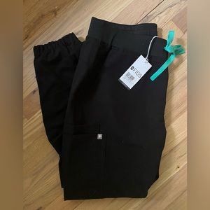 FIGS Zamora Jogger Scrub (M Petite)